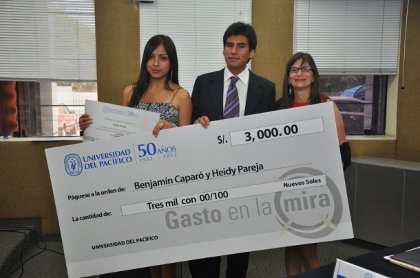 Benjamín Caparó y Heidy Pareja Luna Benjamín Caparó y Heidy Pareja Luna (Universidad Nacional de San Antonio de Abad): Programa ProJoven.